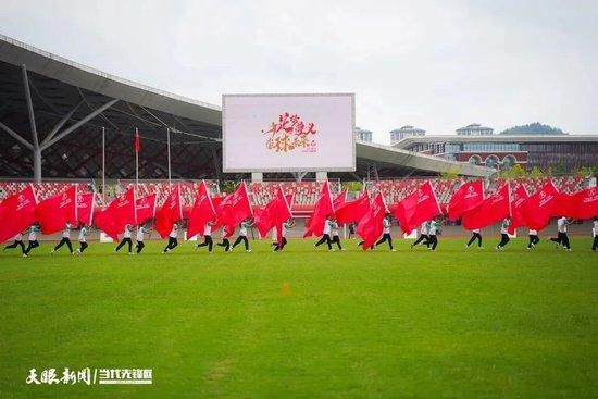 出演《邻居同居2 L・DK》、《瞌睡的磐音》等作品的杉野遥亮首次主演电影，他说：;也许其他人看起来会有些困惑，会不理解，但是在他们面前的只有爱，这是一个其他人一概不存在的世界，普通的异世界